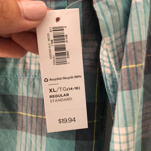 Plaid button-down shirt - Picture 3 of 3